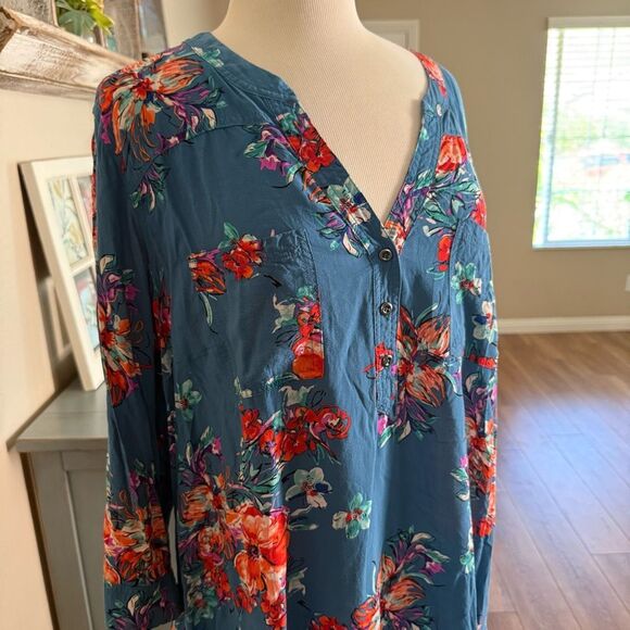 Torrid Womens Floral Rayon Challis 3/4 Sleeve Harper Blouse Blue Multi Size 3/3X - Picture 2 of 9